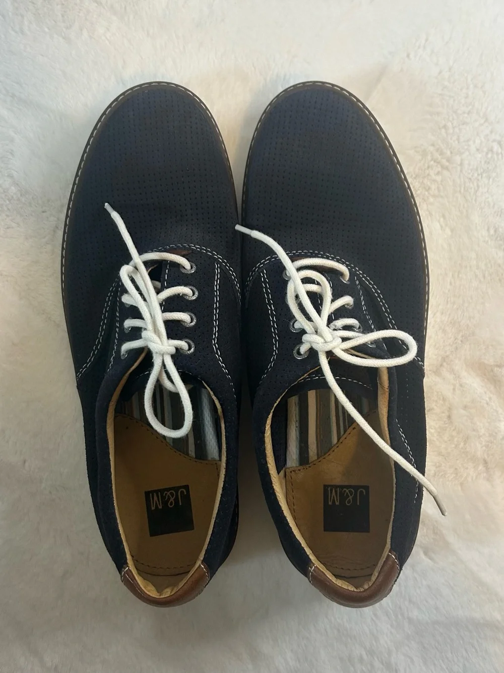 Johnston & Murphy Men’s 9.5 Navy Suede Perforated Oxford Casual Sneakers